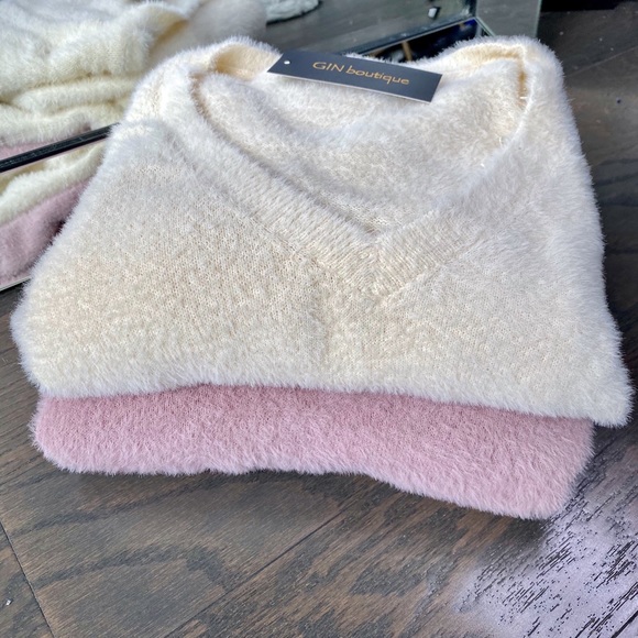 Last 1 ☝️◾️Farrah Fuzzy Knit Snow - Picture 7 of 8